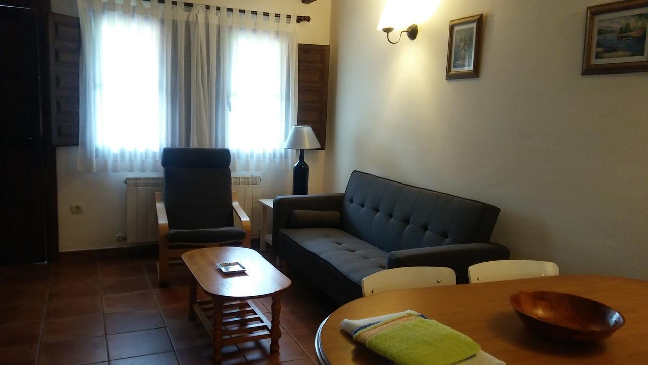 Apartamentos Rurales La Fuente De Bascones Villahormes Exterior photo